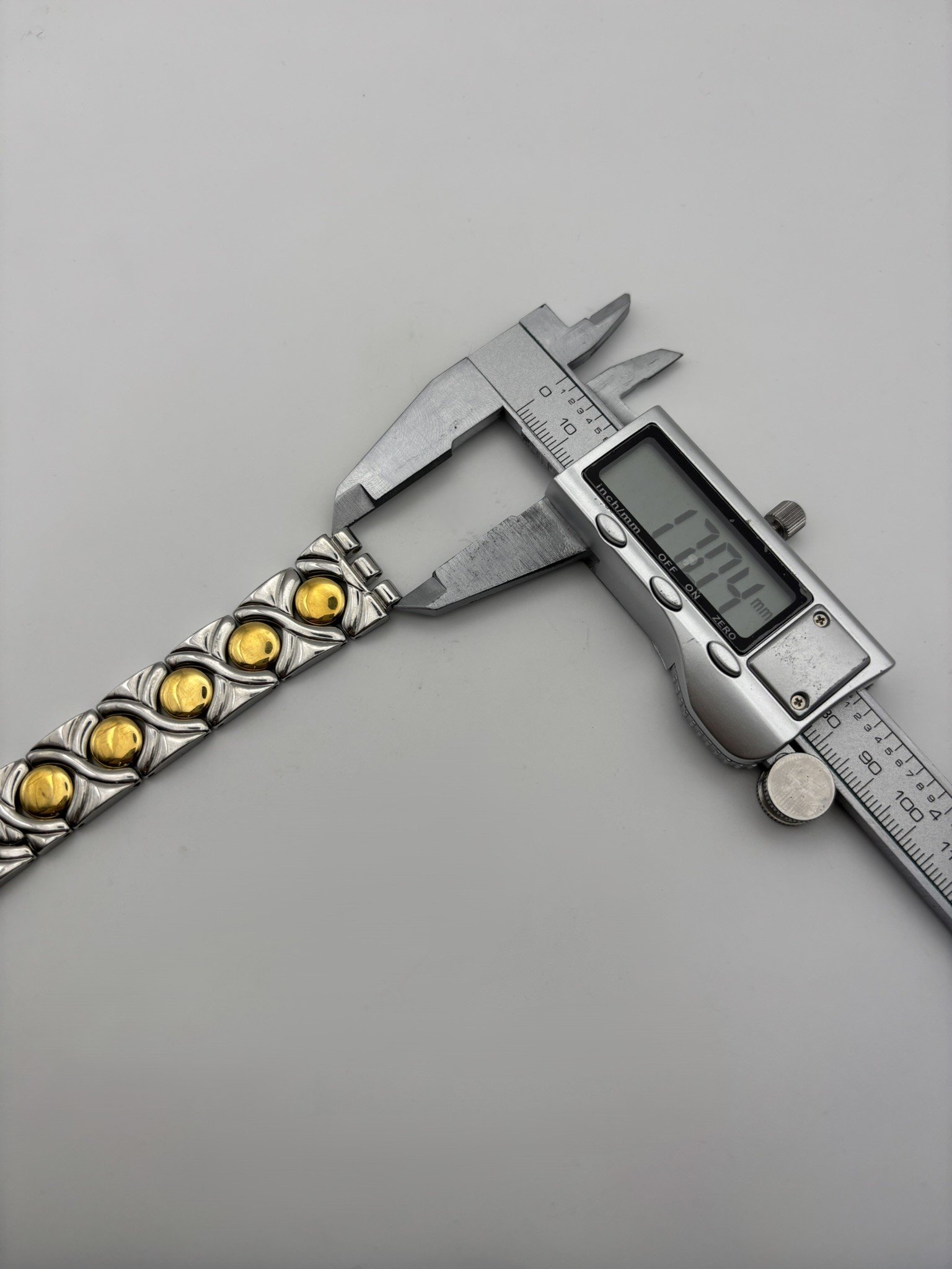 Αυθεντικό Δίχρωμο Μπρασελέ Swatch – Ανοξείδωτο & Χρυσόχρωμο - Image 5