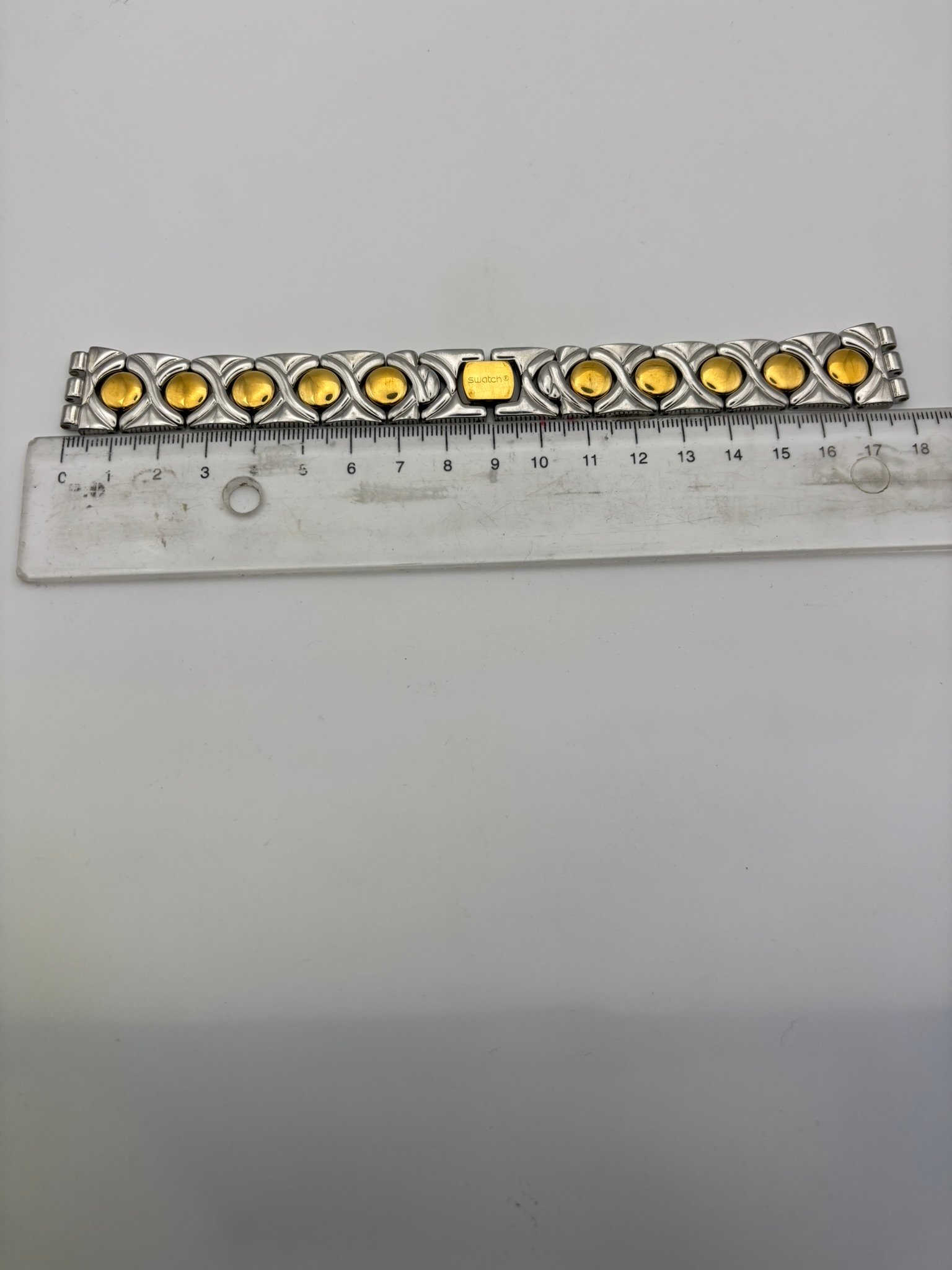Αυθεντικό Δίχρωμο Μπρασελέ Swatch – Ανοξείδωτο & Χρυσόχρωμο - Image 2